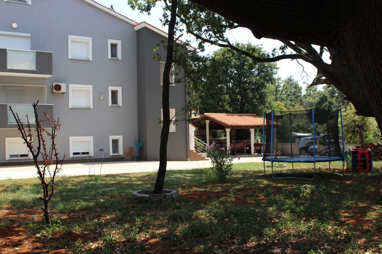 Apartments Barbic Medulin Extérieur photo
